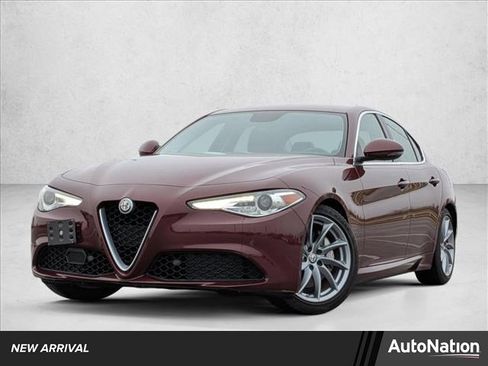 Used 2017 Alfa Romeo Giulia image 1