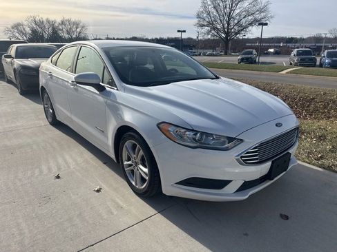 Used 2018 Ford Fusion S image 4