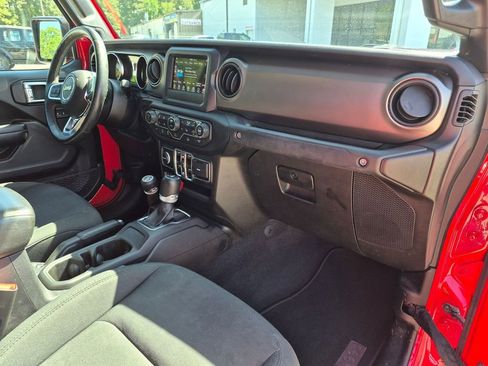 Used 2020 Jeep Gladiator Sport w/ Quick Order Package 24S AWD/4WD image 33