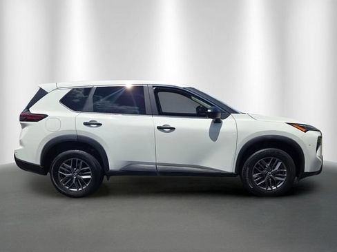 Used 2024 Nissan Rogue S FWD image 6