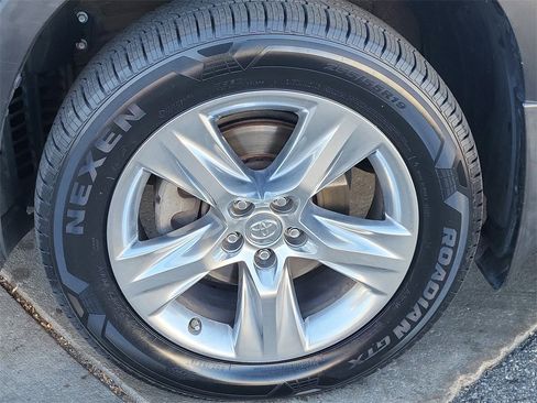 Used 2014 Toyota Highlander Limited Platinum image 20