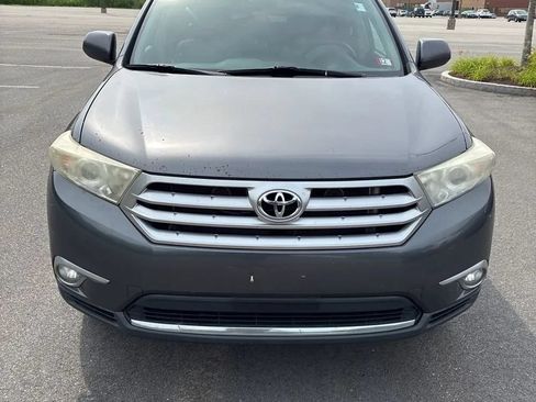 Used 2011 Toyota Highlander SE w/ Tow Pkg AWD/4WD image 10