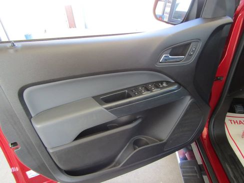 Used 2021 Chevrolet Colorado Z71 w/ Safety Package AWD/4WD image 24