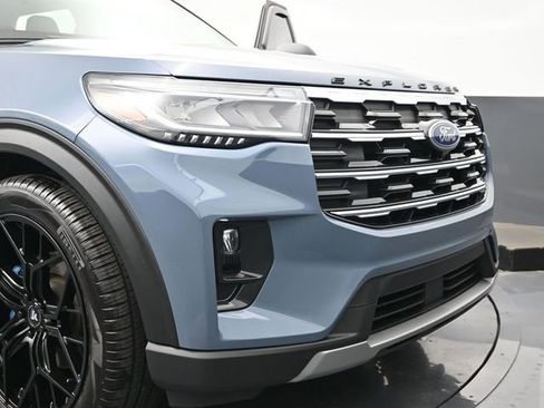 Certified 2025 Ford Explorer Active w/ Active Comfort Package RWD image 35