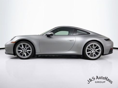 Used 2025 Porsche 911 Carrera RWD image 4