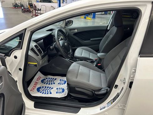 Used 2017 Kia Forte LX FWD image 21