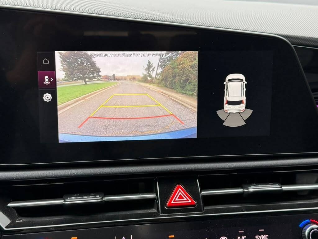 Used 2023 Kia Niro EX Touring FWD image 12