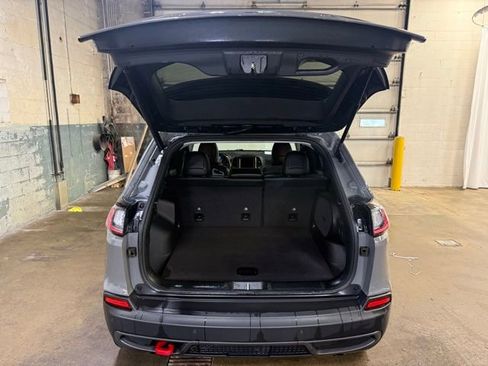 Used 2023 Jeep Cherokee Trailhawk w/ Sun & Sound Group image 26