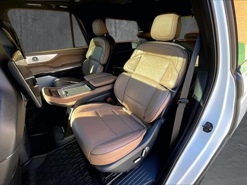 Used 2025 Lincoln Navigator Black Label AWD/4WD image 22
