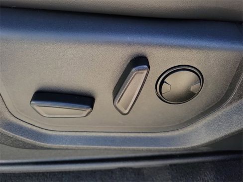 Used 2024 Ford Expedition XLT image 13