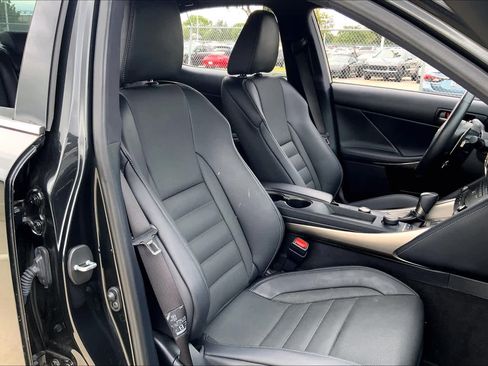 Used 2020 Lexus IS 300 F Sport w/ F Sport Package RWD image 9