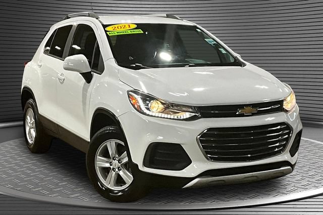Used 2021 Chevrolet Trax LT AWD/4WD image 3