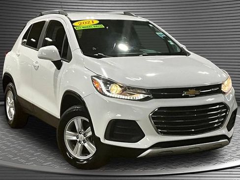 Used 2021 Chevrolet Trax LT AWD/4WD image 3