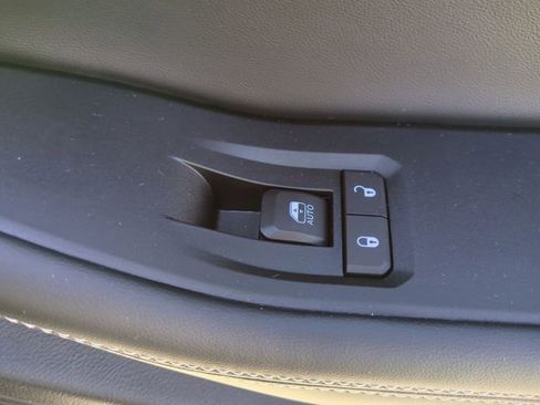 New 2025 Jeep Grand Cherokee L Altitude image 39