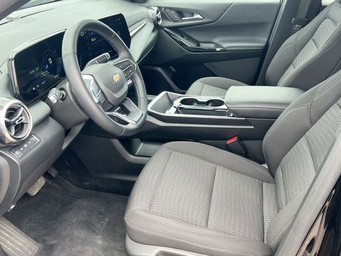 Used 2025 Chevrolet Equinox LT w/ Safety and Technology Package image 10