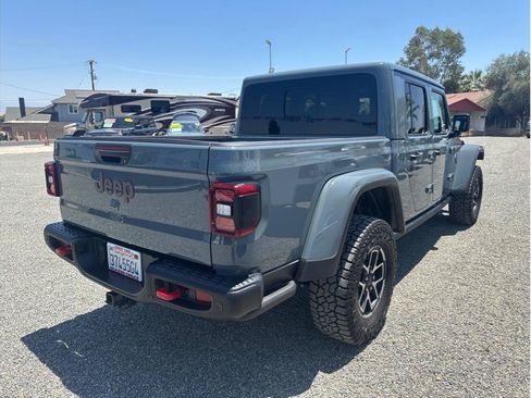 Used 2025 Jeep Gladiator Rubicon AWD/4WD image 5