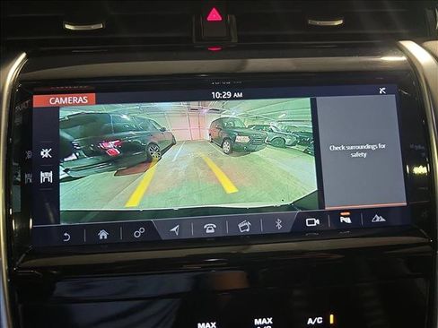 Used 2020 Land Rover Discovery Sport SE AWD/4WD image 25