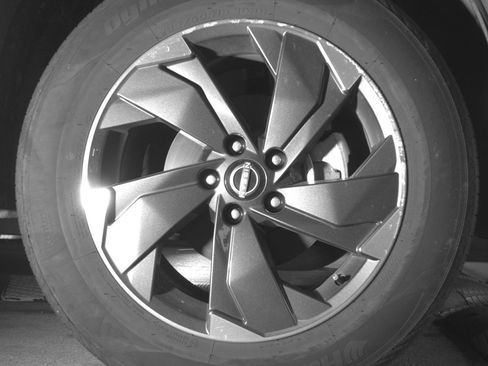 Used 2025 Nissan Rogue SV AWD/4WD image 13