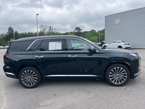 Used 2025 Hyundai Palisade Calligraphy FWD image 4