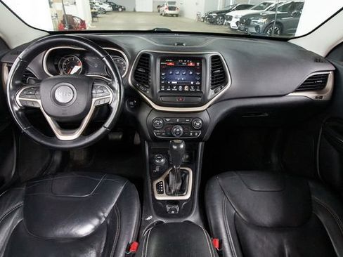 Used 2016 Jeep Cherokee Limited AWD/4WD image 6