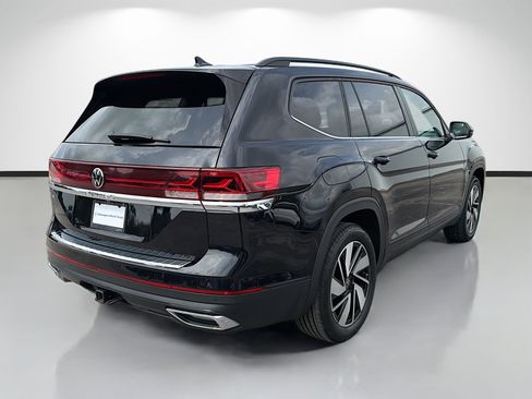 Used 2024 Volkswagen Atlas SE FWD image 3