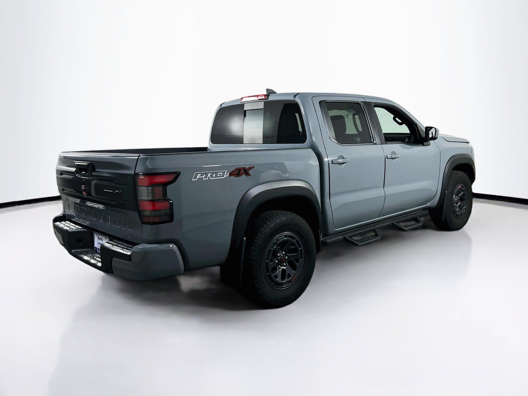 Used 2025 Nissan Frontier PRO-4X AWD/4WD image 5