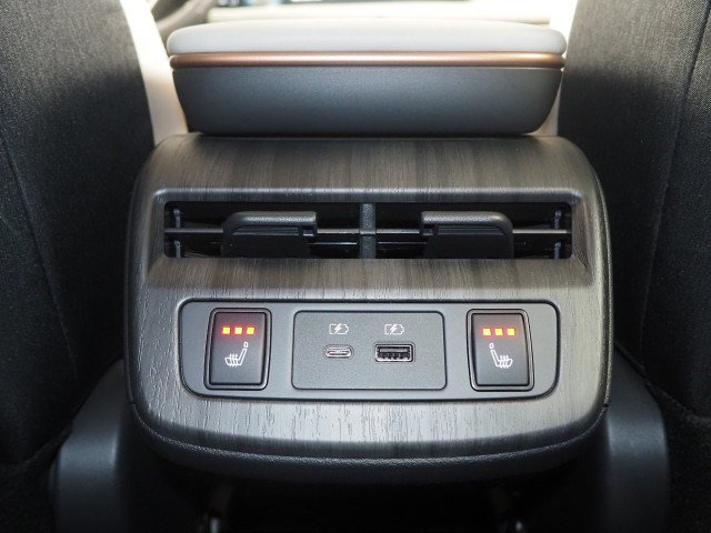 Used 2024 Nissan Ariya Evolve+ AWD/4WD image 30