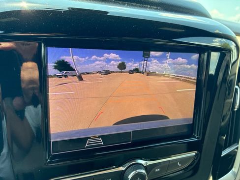 Used 2024 Chevrolet Traverse LS AWD/4WD image 10