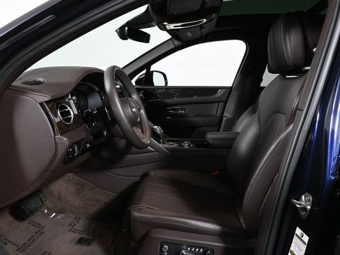Used 2022 Bentley Bentayga AWD/4WD image 5