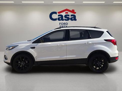 Used 2019 Ford Escape SE image 5