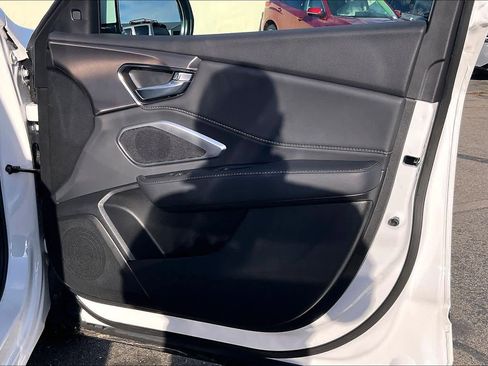 Used 2025 Acura RDX SH-AWD image 25