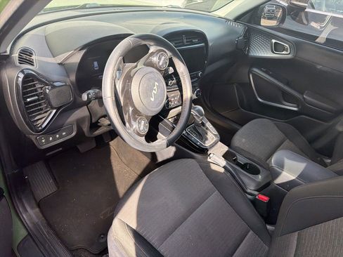 Used 2023 Kia Soul EX FWD image 5