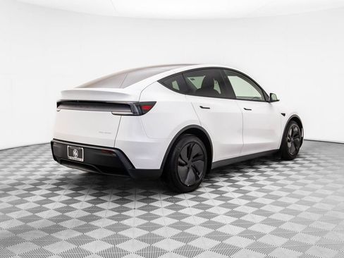 Used 2026 Tesla Model Y Long Range image 7