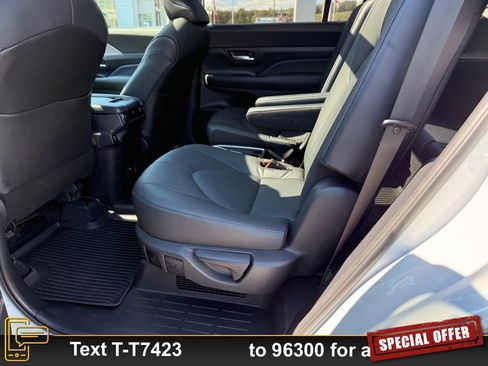 Used 2024 Toyota Grand Highlander Limited image 15