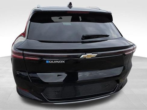 Used 2025 Chevrolet Equinox EV LT image 3