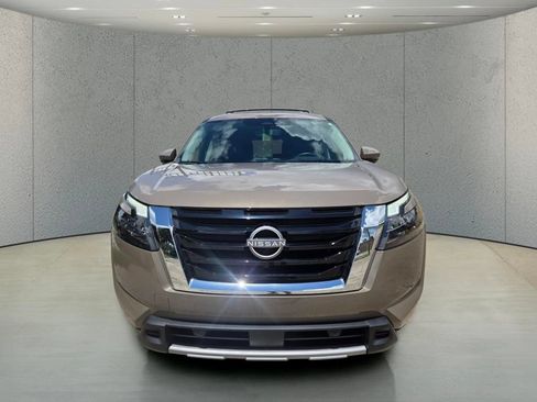 Used 2025 Nissan Pathfinder Platinum w/ Cargo Package FWD image 8
