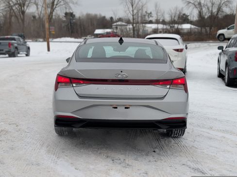 Used 2021 Hyundai Elantra SEL image 9