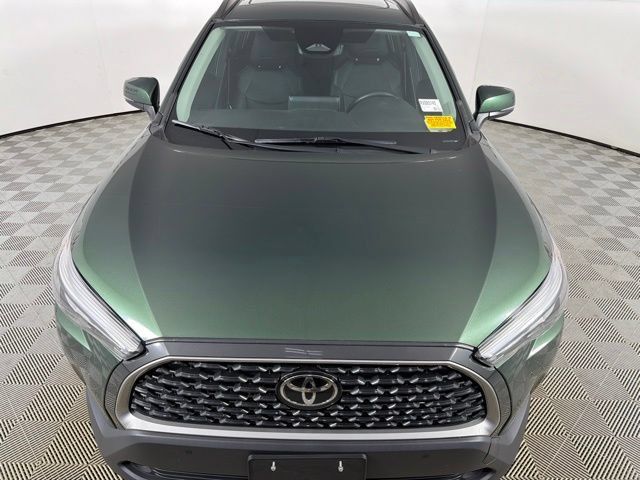 Used 2024 Toyota Corolla Cross XLE w/ Convenience Package AWD/4WD image 5