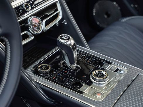 Certified 2026 Bentley Flying Spur Plug-In Hybrid AWD/4WD image 31