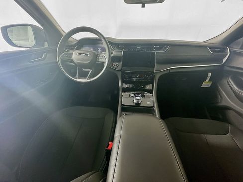 New 2025 Jeep Grand Cherokee Laredo X w/ Luxury Tech Group I image 9