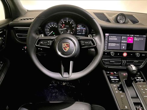 New 2026 Porsche Macan image 13