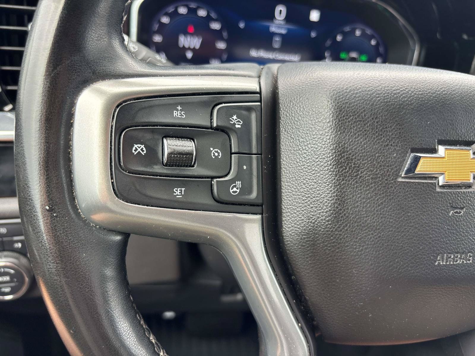 Used 2023 Chevrolet Silverado 1500 LT AWD/4WD image 18