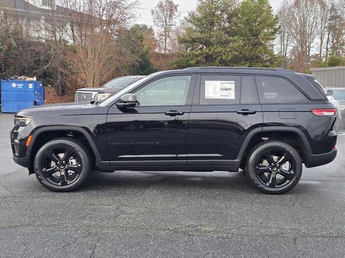 New 2025 Jeep Grand Cherokee Limited image 18