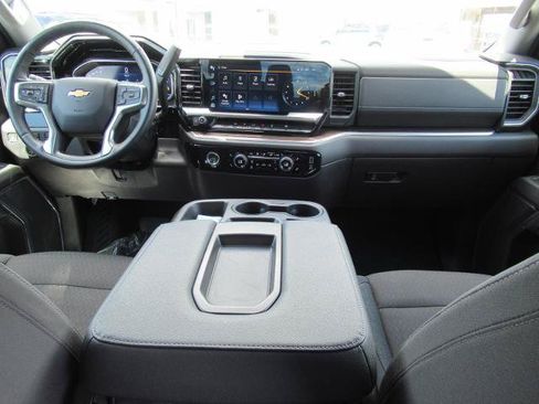 Certified 2024 Chevrolet Silverado 1500 LT AWD/4WD image 12