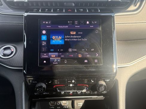 Used 2025 Jeep Grand Cherokee Laredo w/ Luxury Tech Group I image 18