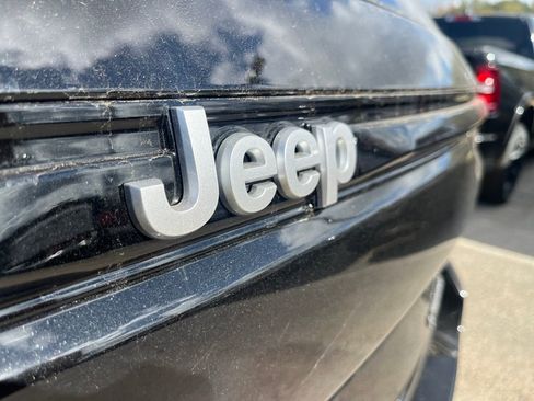 New 2025 Jeep Grand Cherokee Limited image 40