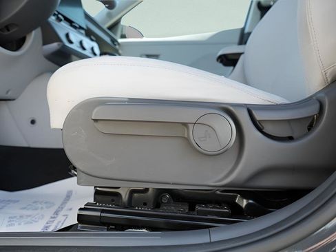 Certified 2024 Hyundai Kona SE AWD/4WD image 21