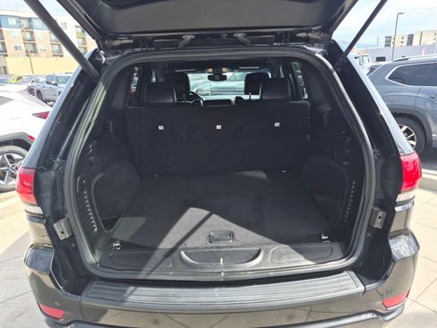 Used 2019 Jeep Grand Cherokee Altitude AWD/4WD image 30