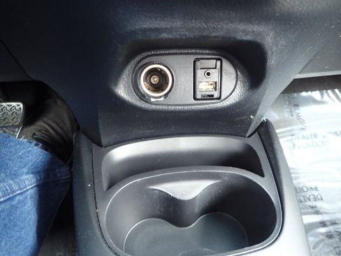 Used 2015 Toyota Yaris L FWD image 17
