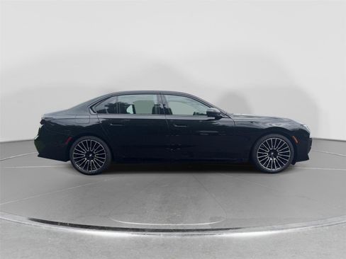 New 2026 BMW 740i RWD image 7